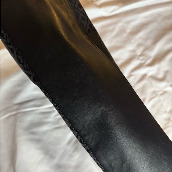 Tommy Hilfiger Black Tote Bag - Picture 4 of 7